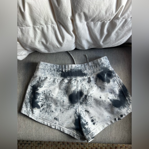 Lululemon Terry Tie Dye Shorts - Picture 5 of 6